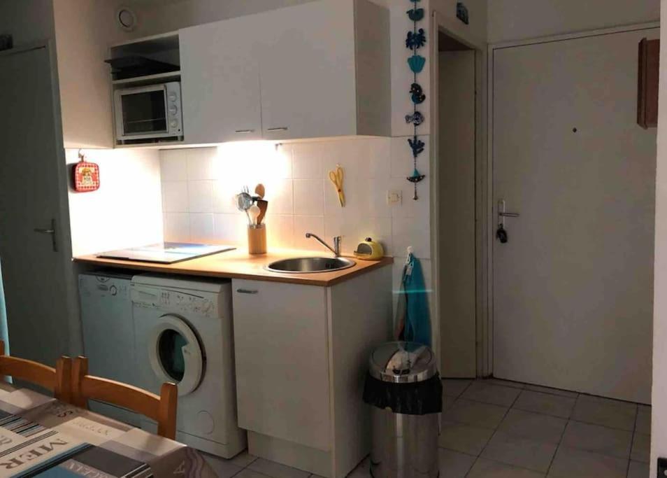 Coquet T2, Quartier Des Quilles, Climatise, 300M Des Plages Sete Exterior photo